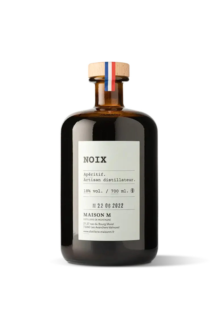 Flacon d'apéritif de montagne à la Noix de la distillerie Maison M.