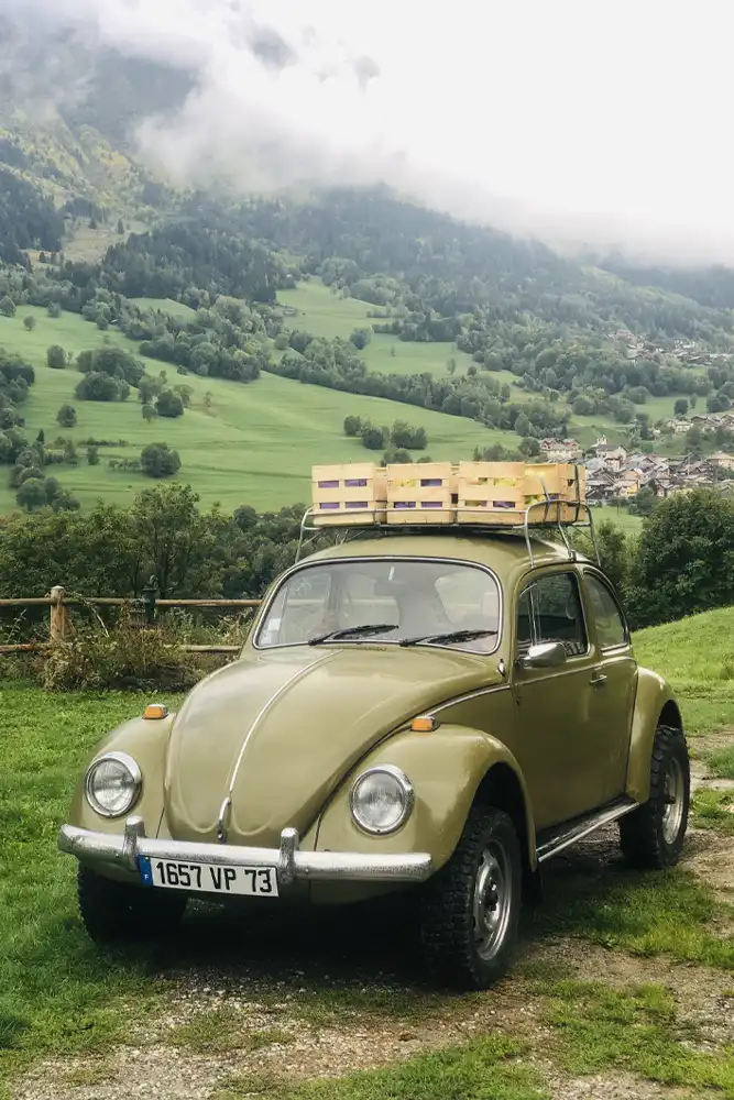 Photo de la voiture Maison M dans la montagne à Valmorel.